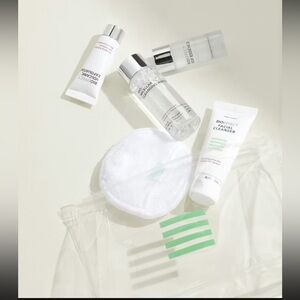 NWT, BIOEFFECT travel cleansing and mask set
